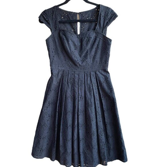 Saks Fifth Avenue Black Label Dresses & Skirts - BLACK by Saks Fifth Avenue Size 4 Black Sweetheart Cap Sleeve Eyelet Dress